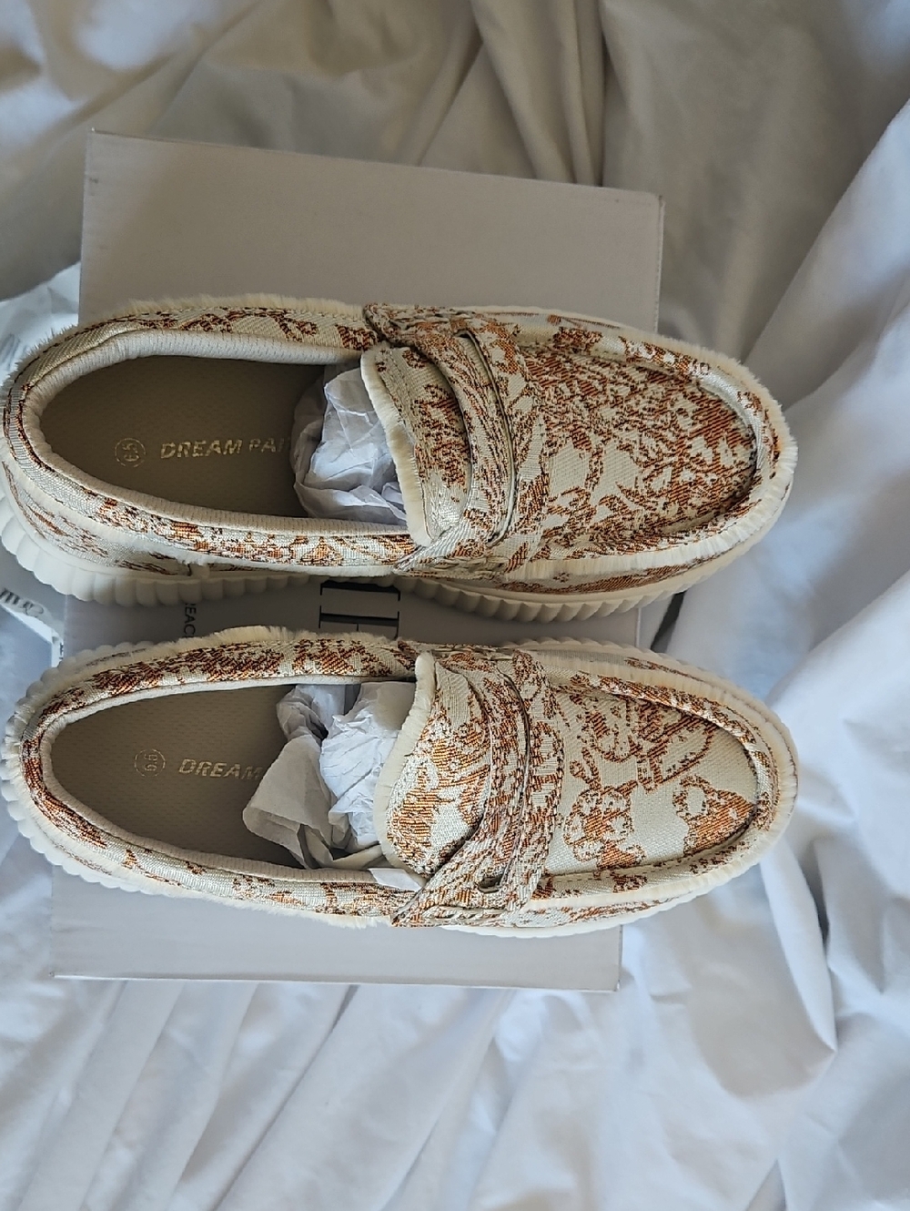 Dream Pairs Cream and Copper Floral Slip-On Moccasins